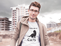 Cute graphic tee with kitten 